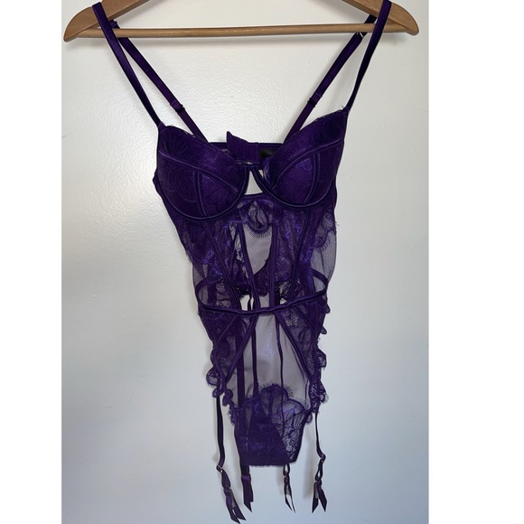 Ann Summers | NWT | the Understated Underwire Thong Teddy with Garter Straps - Picture 13 of 15